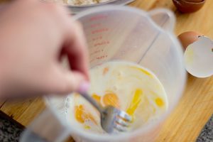 whisk-egg-and-milk-together