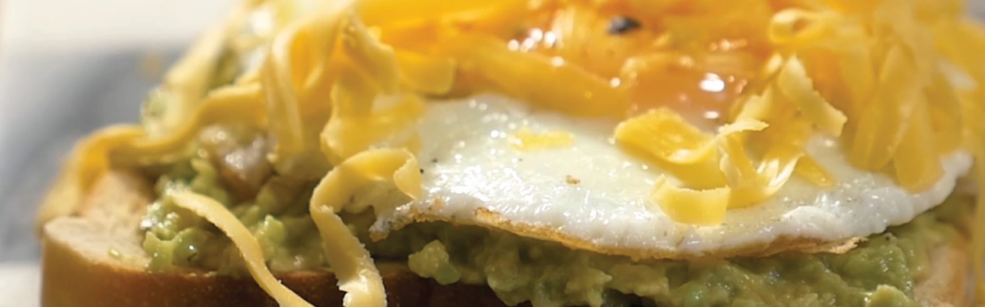Simple Avocado and Egg Toast | TopLay