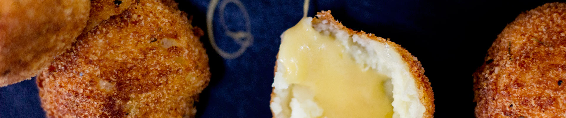 cheese-stuffed-mashed-potato-balls